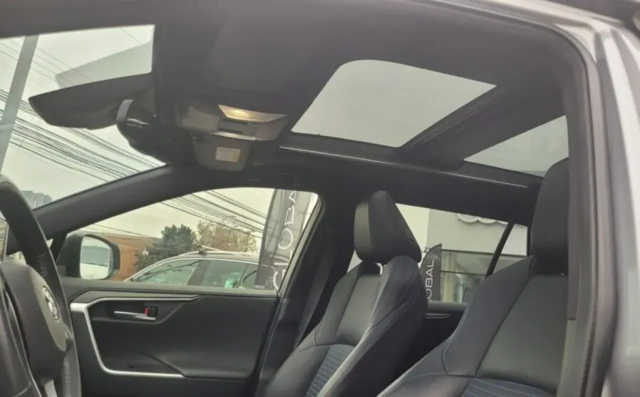 RAV4 Hybrid - view 10