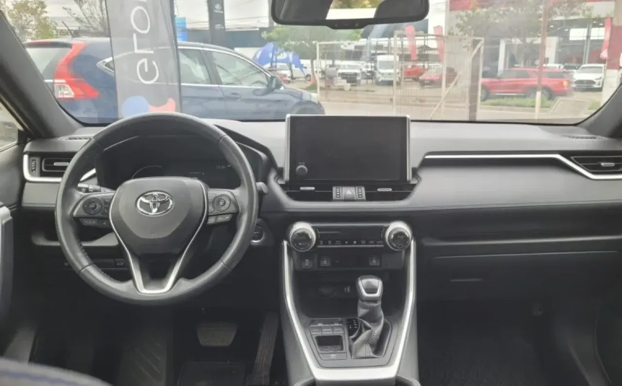 RAV4 Hybrid - view 13