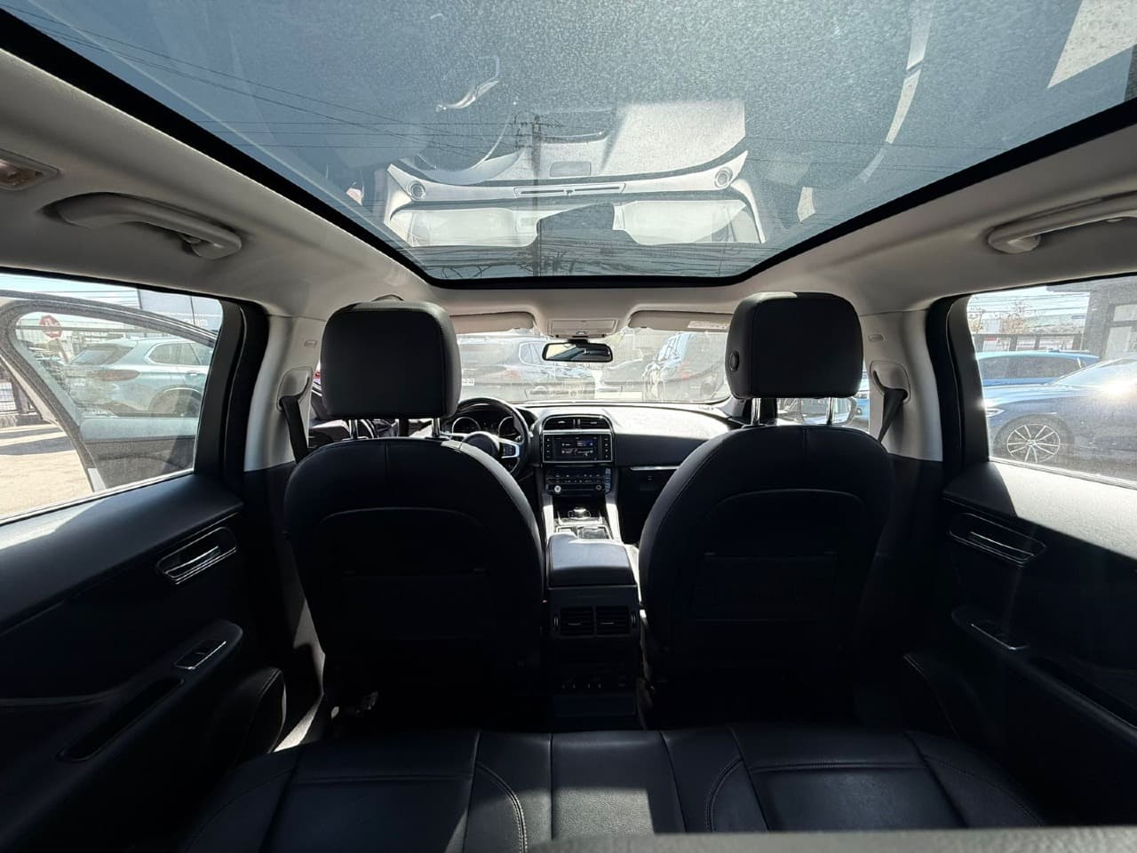  F-Pace 2.0D Prestige Auto 4WD LIMITED - view 10