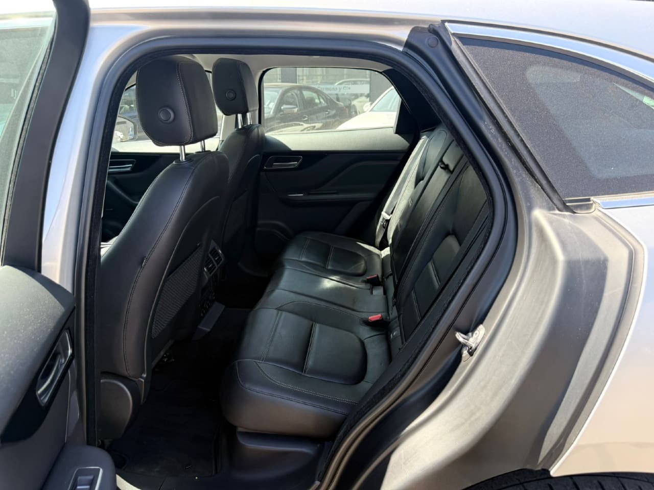  F-Pace 2.0D Prestige Auto 4WD LIMITED - view 12