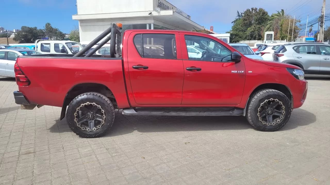 HILUX DCAB MT 4X4 2.4 - view 2