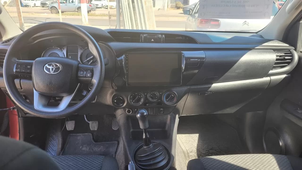 HILUX DCAB MT 4X4 2.4 - view 9