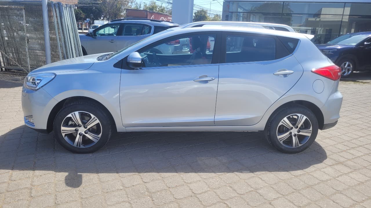 JS2 4X2  1.5 FULL AUT. - view 6