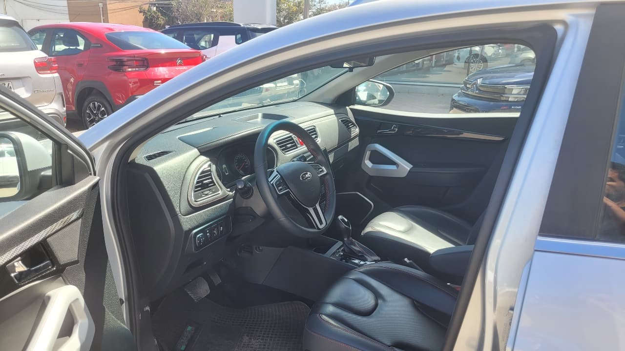 JS2 4X2  1.5 FULL AUT. - view 11