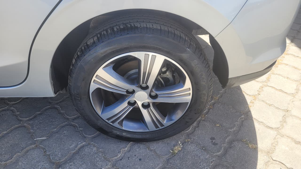 JS2 4X2  1.5 FULL AUT. - view 15