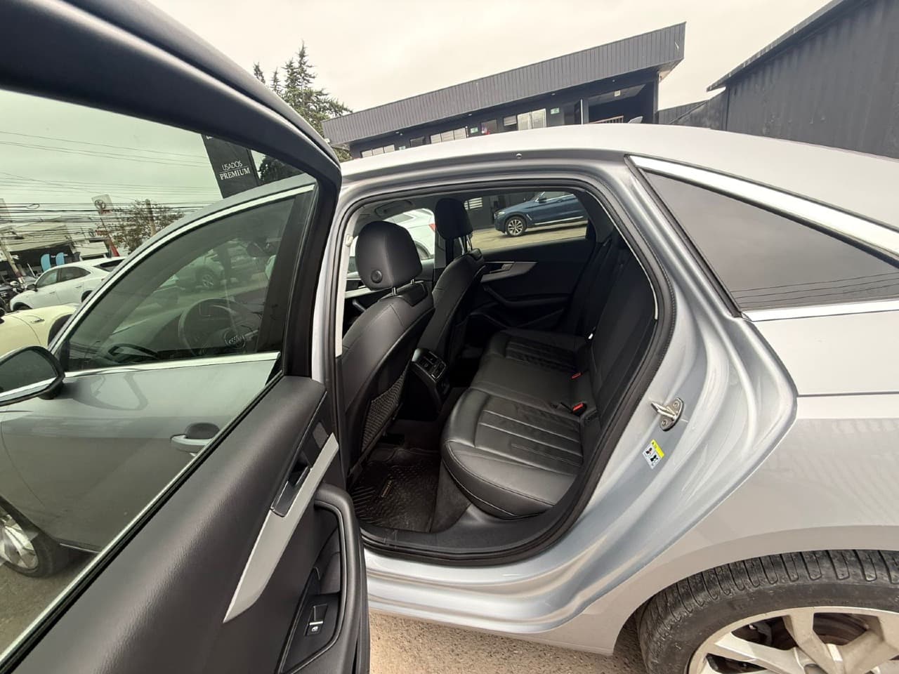 A4 35 TFSI 2.0 Tiptronic Sport AUT - view 11