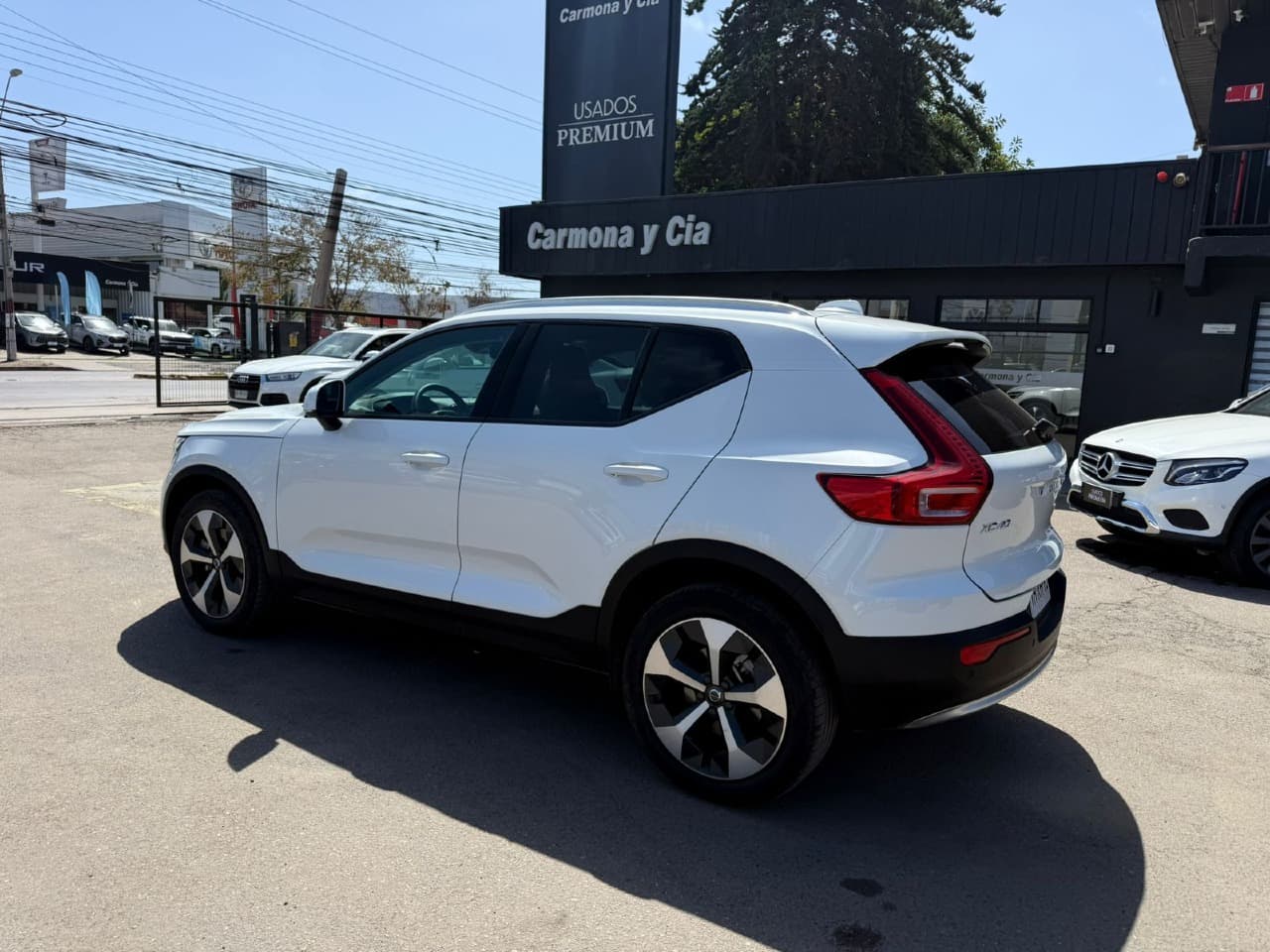 XC40 B4 PLUS 2.0 AUT  - view 3