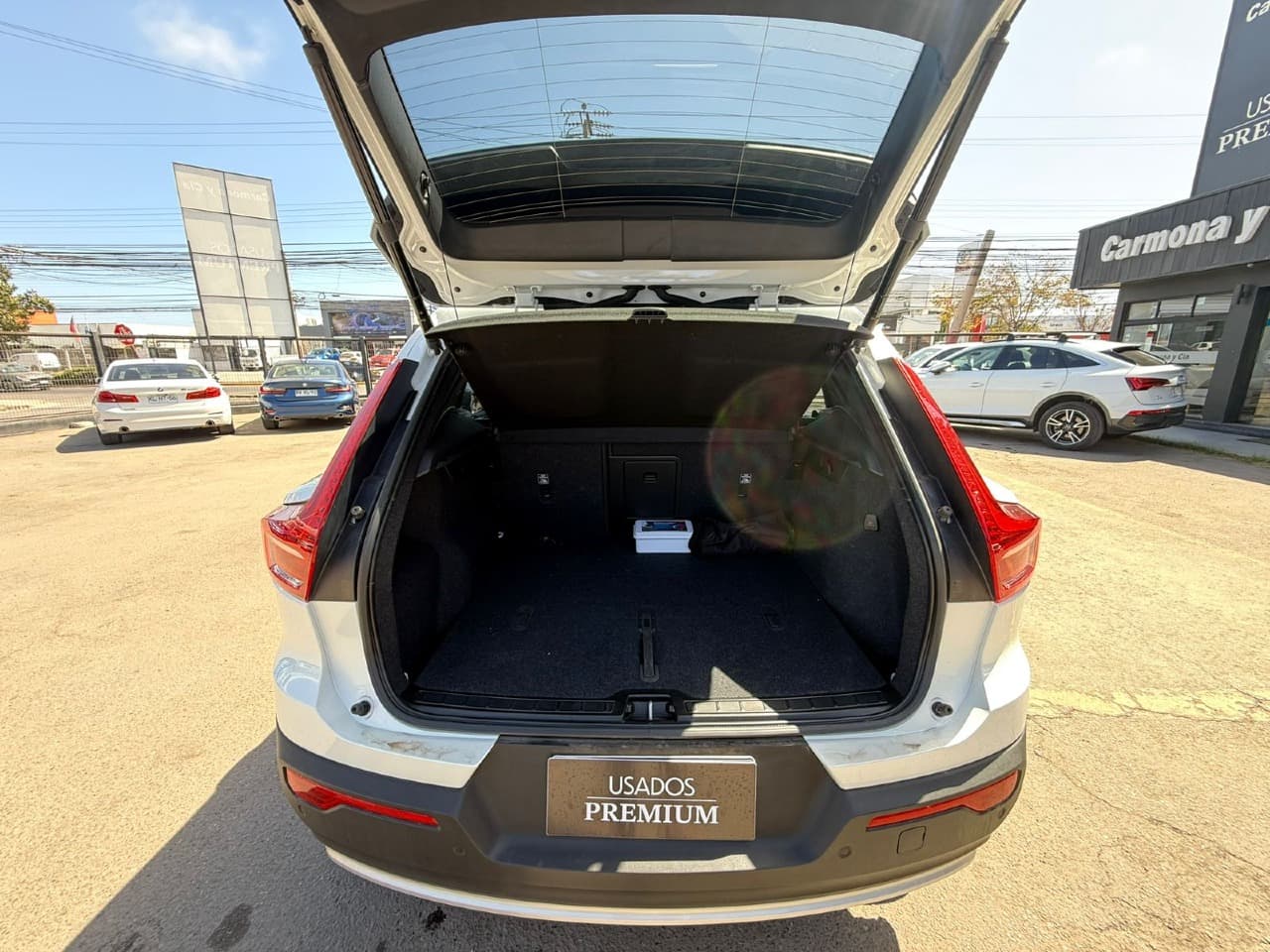 XC40 B4 PLUS 2.0 AUT  - view 9