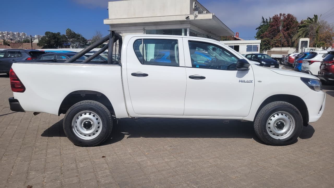 HILUX D CAB 4X2 2.4 FULL MEC. - view 8
