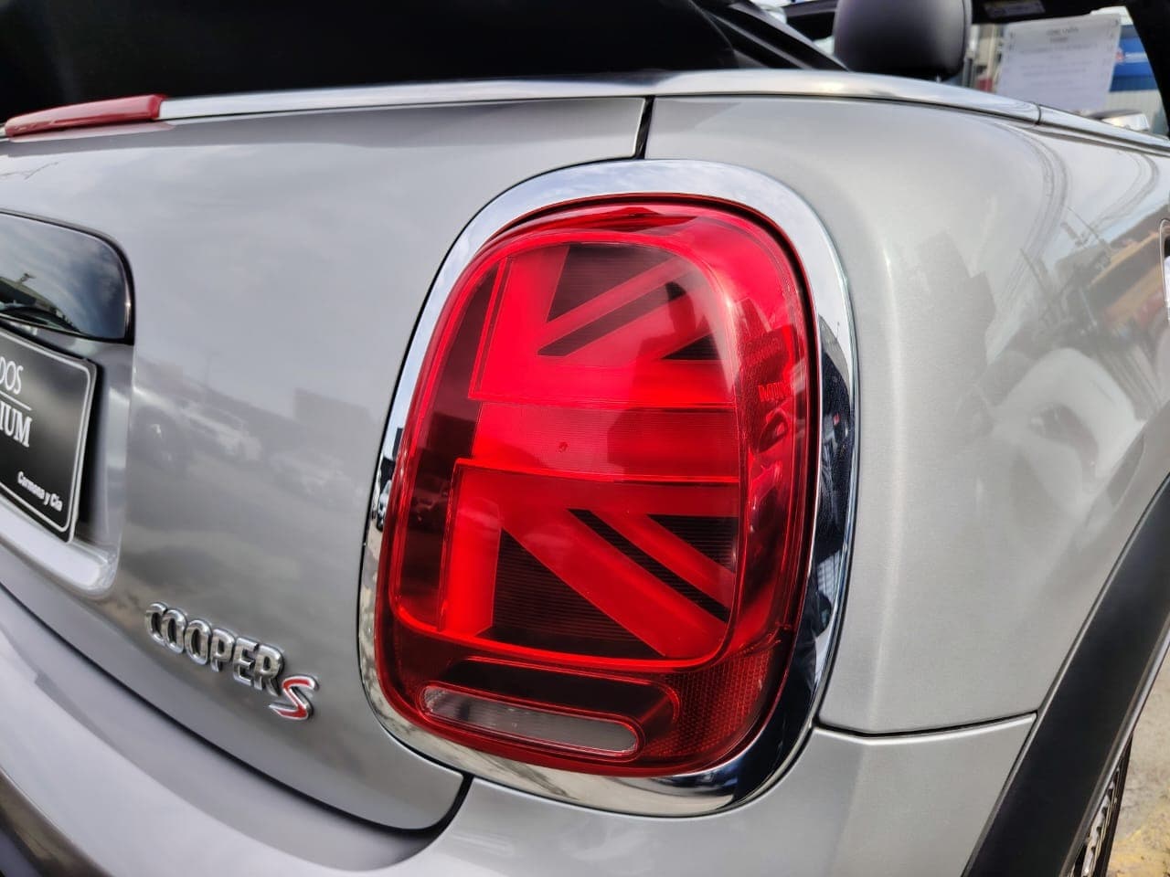 Cooper 2.0 S Auto Cabriolet - view 17