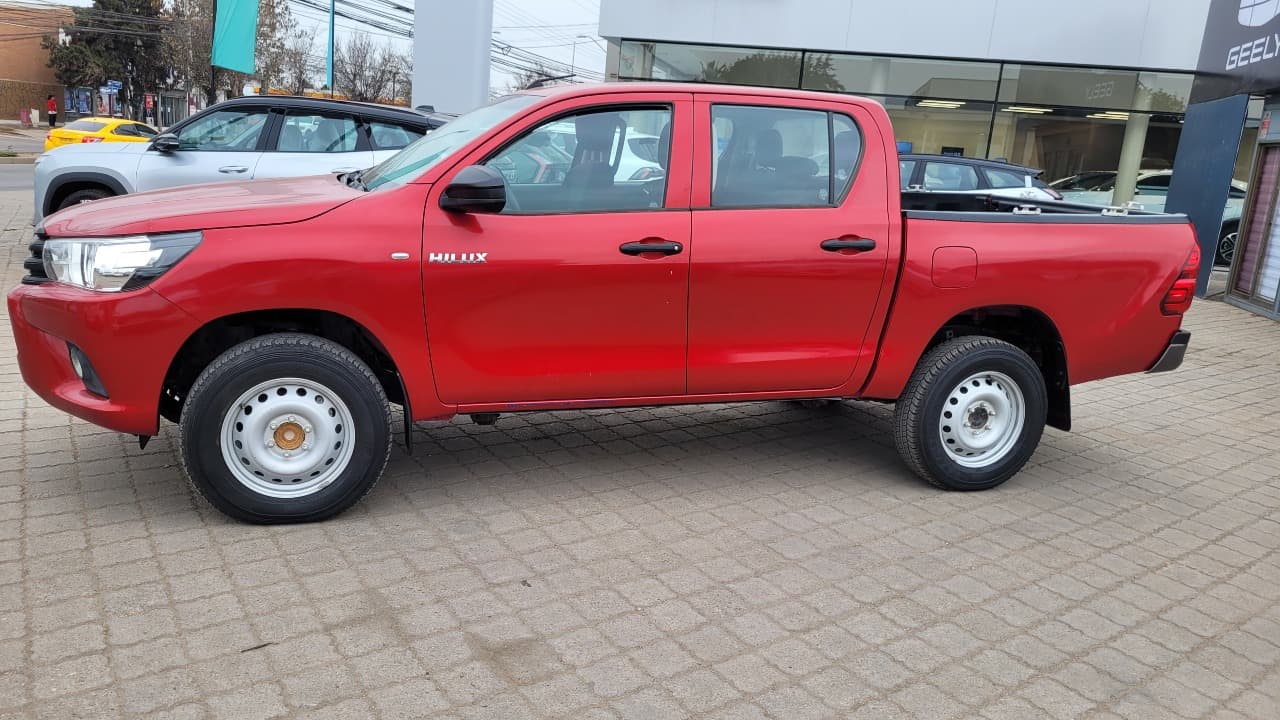 HILUX DOBLE CABINA 2.4 4X2 FULL MEC. - view 4