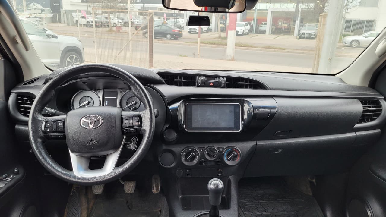 HILUX DOBLE CABINA 2.4 4X2 FULL MEC. - view 11