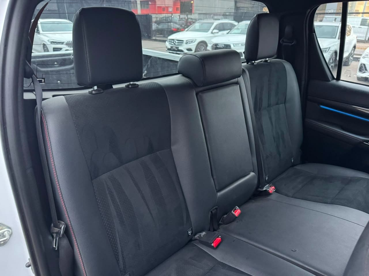HILUX GR. DC 4X4 2.8 AUT. - view 15