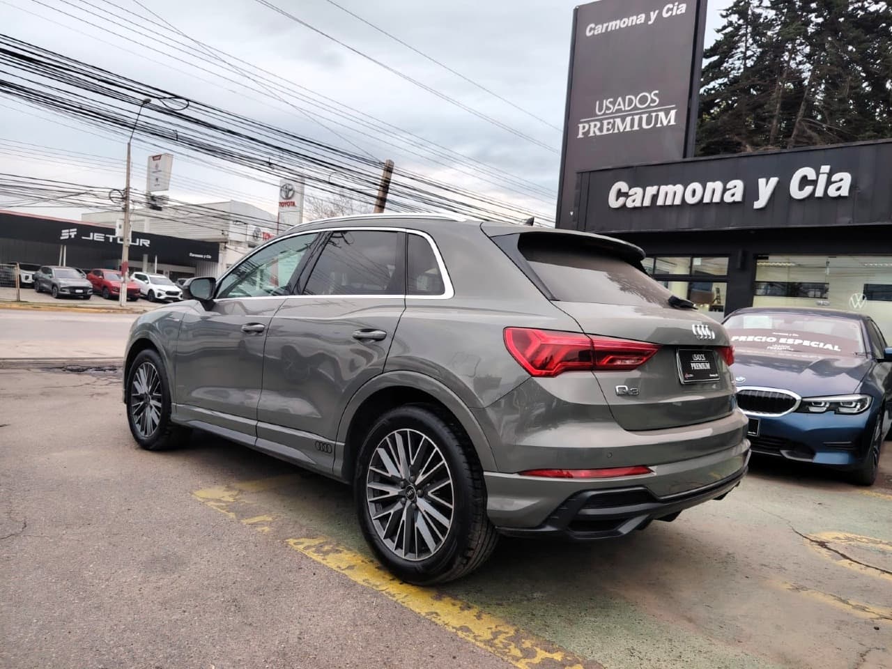 Q3 35 TFSI SLINE AUT. - view 3