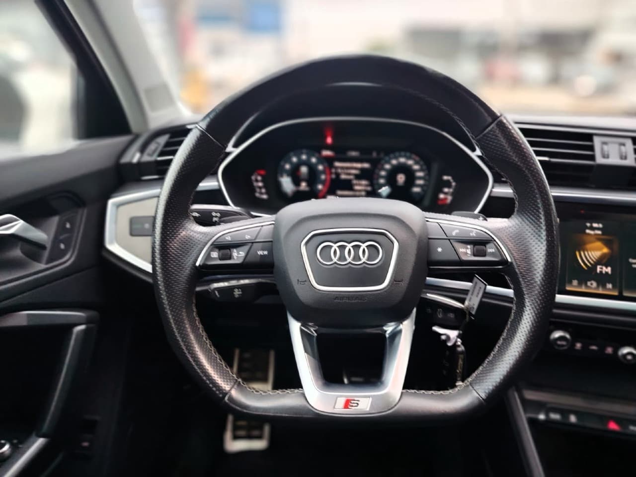 Q3 35 TFSI SLINE AUT. - view 19
