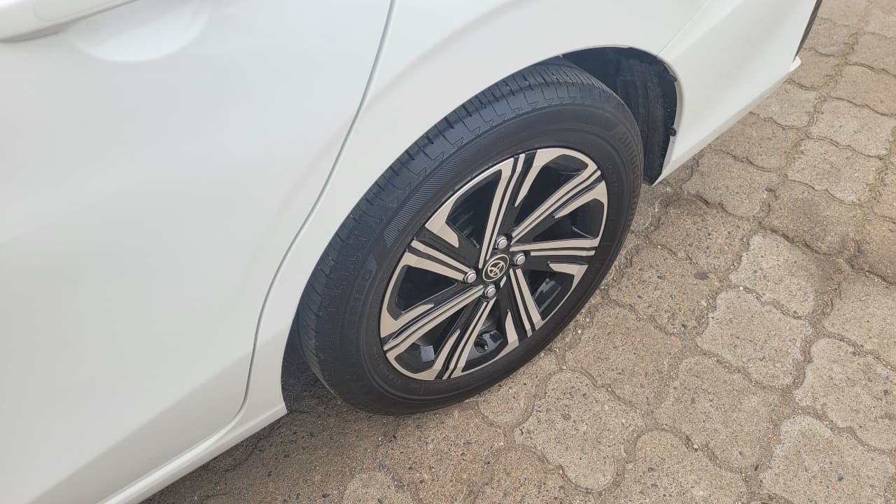 YARIS SD 1.5 FULL MEC. (INCLUYE PATENTE TAXI EJECUTIVO) - view 7