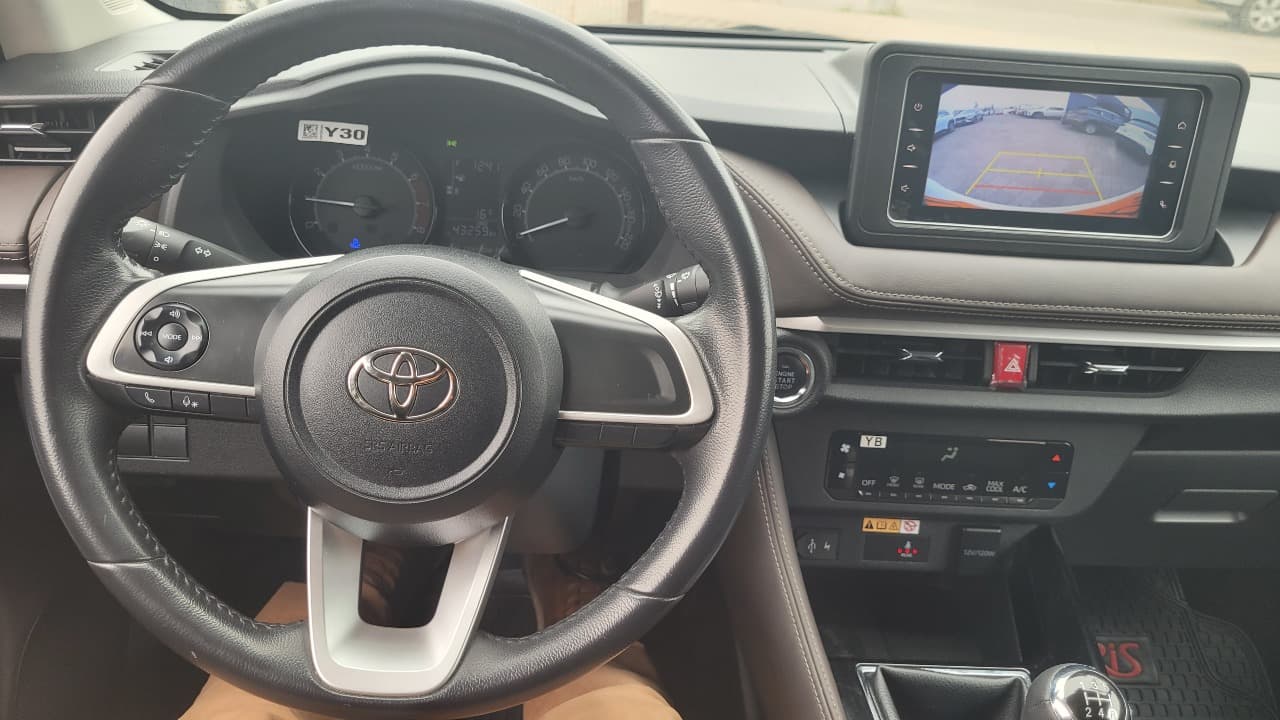 YARIS SD 1.5 FULL MEC. (INCLUYE PATENTE TAXI EJECUTIVO) - view 11