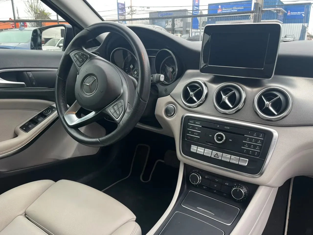 GLA 200 HB 1.6 TURBO - view 10