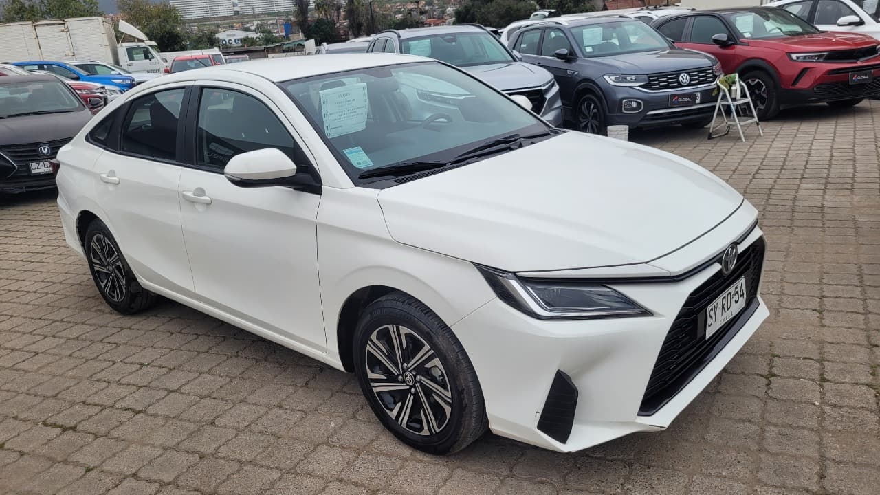YARIS 1.5 FULL MEC. - view 3