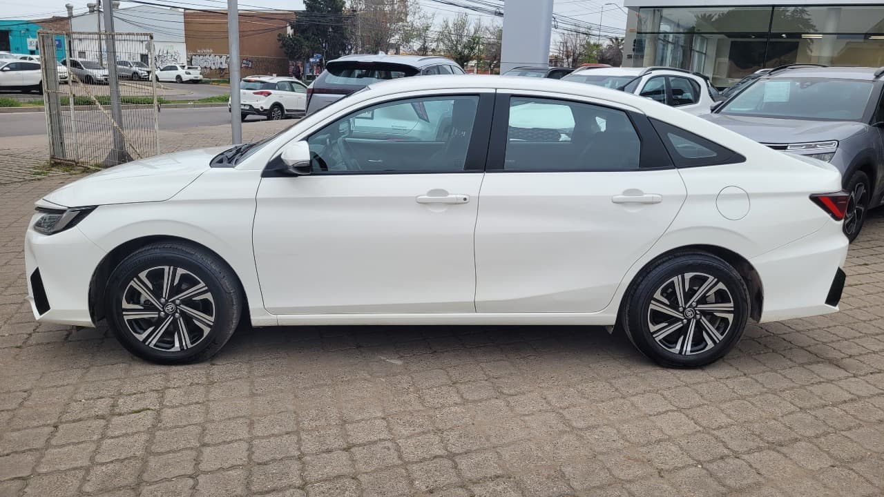 YARIS 1.5 FULL MEC. - view 4