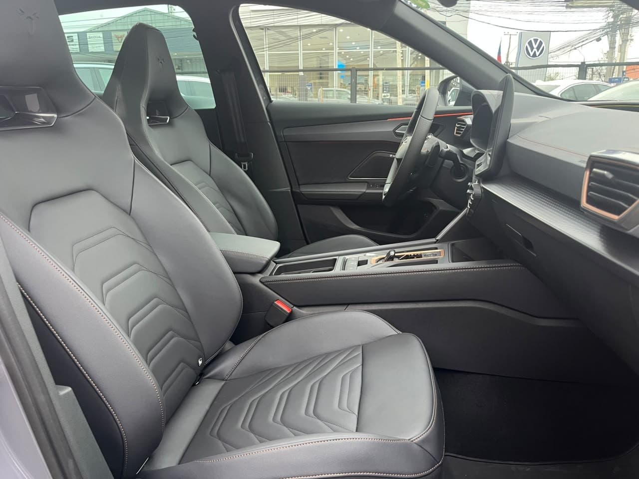 Formentor 1.5 TSI AT E-Hybrid - view 9