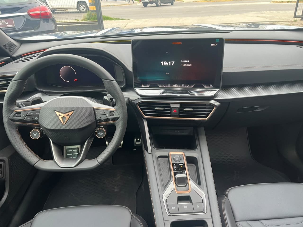 Formentor 1.5 TSI AT E-Hybrid - view 12