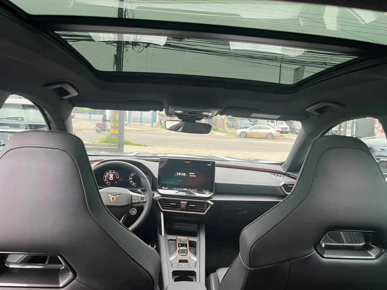 Formentor 1.5 TSI AT E-Hybrid - view 16