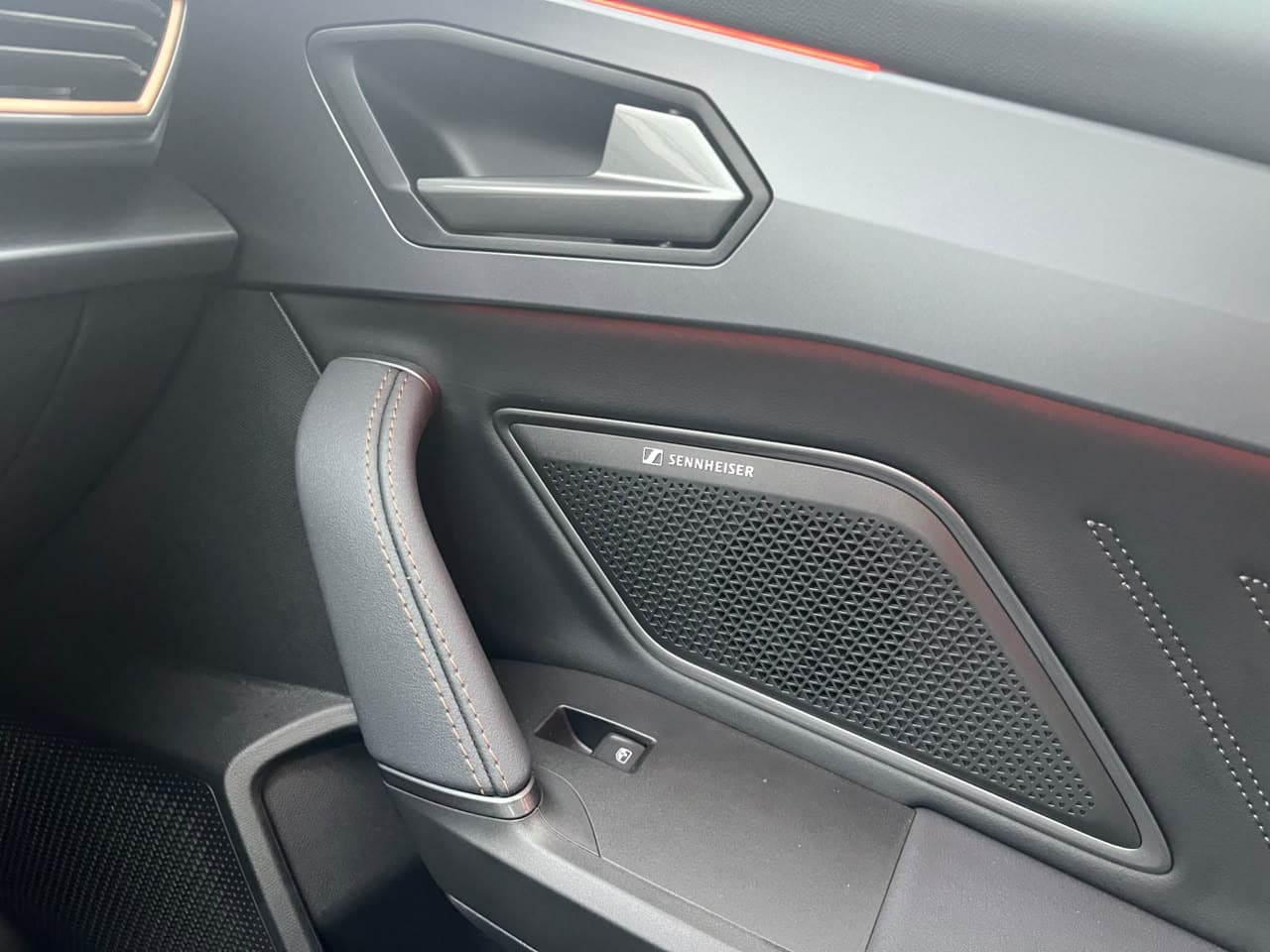 Formentor 1.5 TSI AT E-Hybrid - view 17