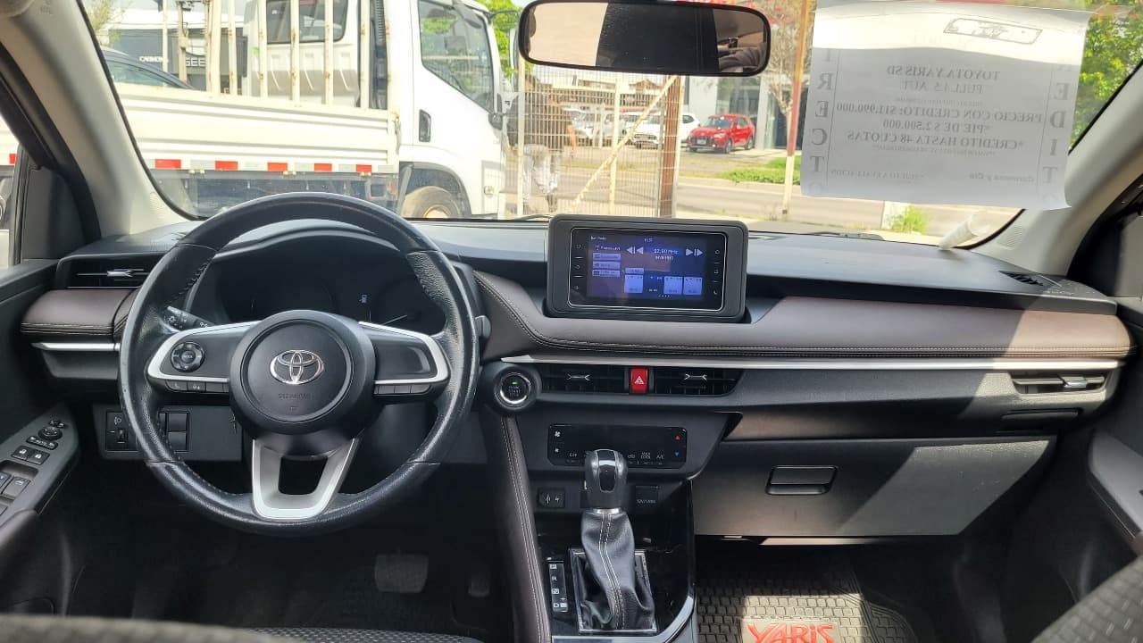 YARIS CVT FULL 1.5 - view 9